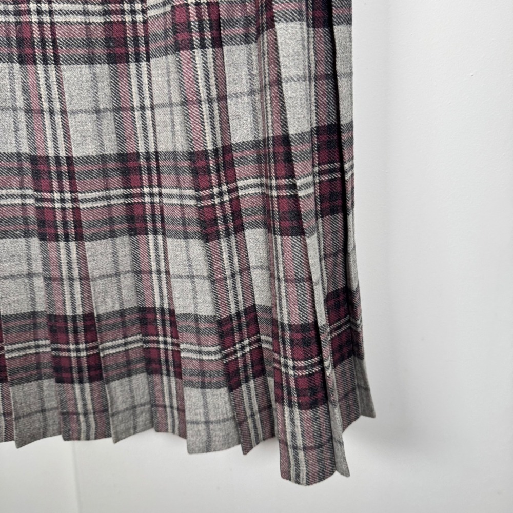 Vintage Pure New Wool Plaid Kilt Skirt Grey Burgundy Made in UK Adjustable 28-30 - Picture 4 of 6